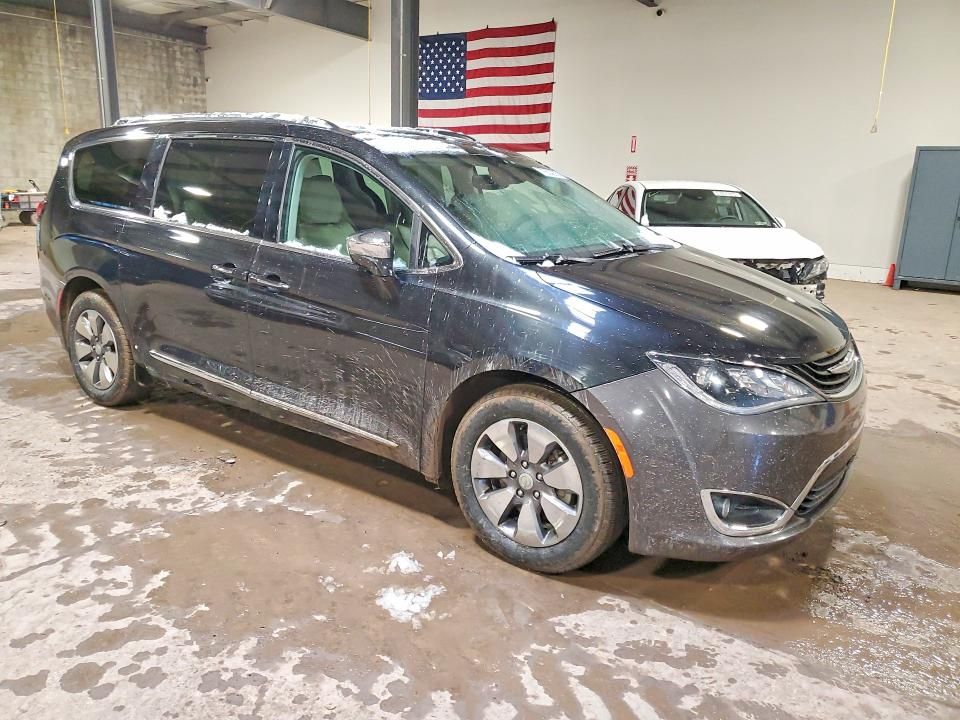 2018 Chrysler Pacifica Hybrid Limited