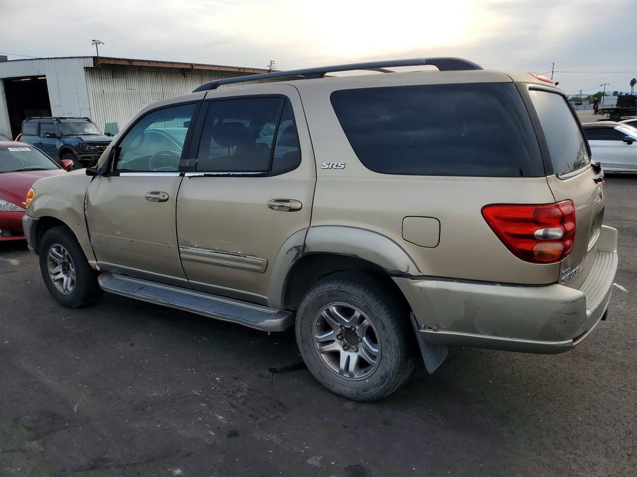 2004 Toyota Sequoia SR5