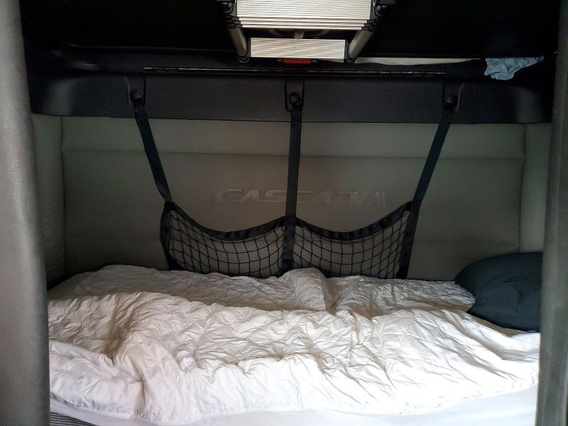 2021 Freigliner 2021 Freightliner Cascadia 126 Semi Truck