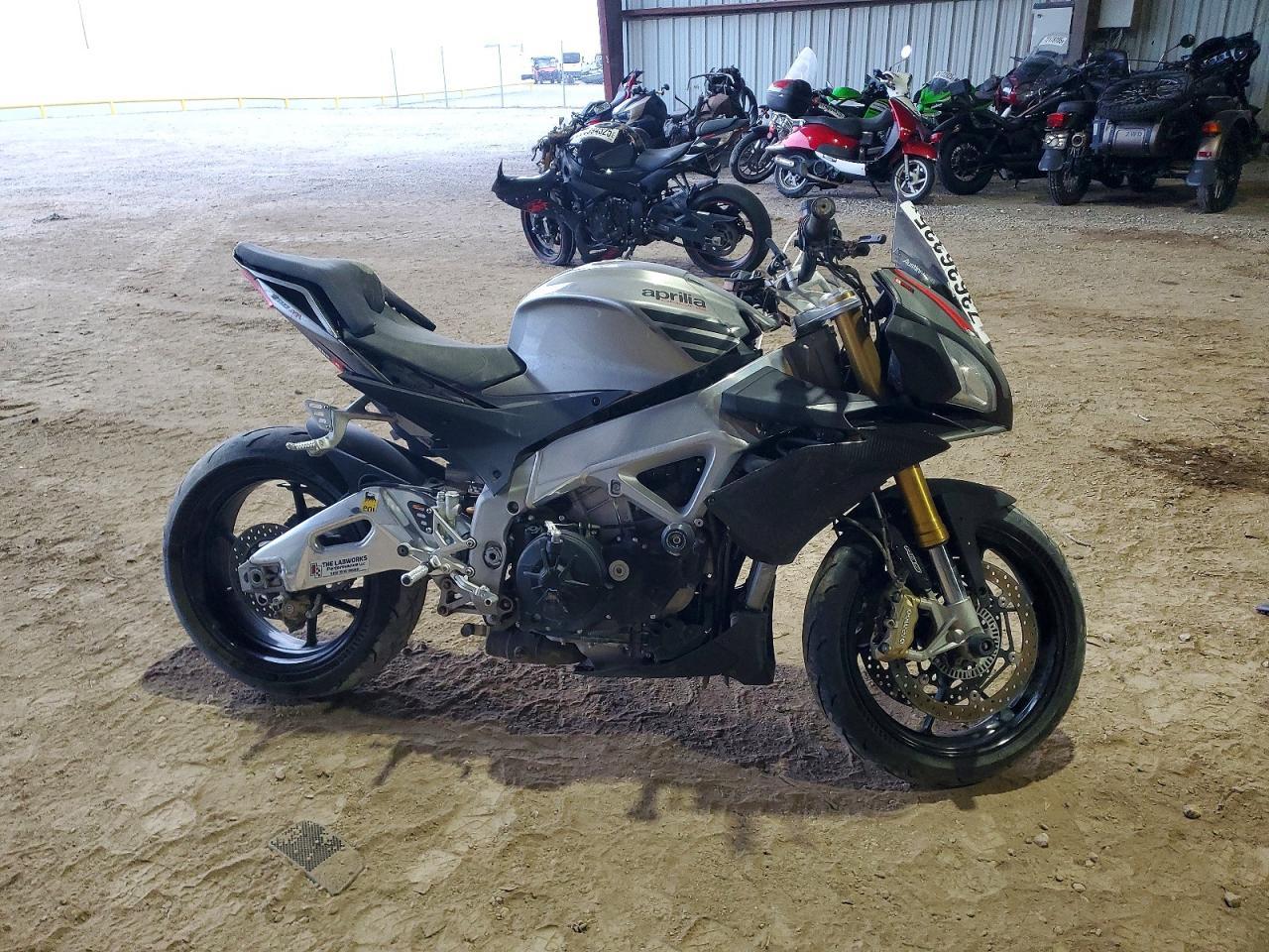 2016 Aprilia Tuono V4 1100 RR
