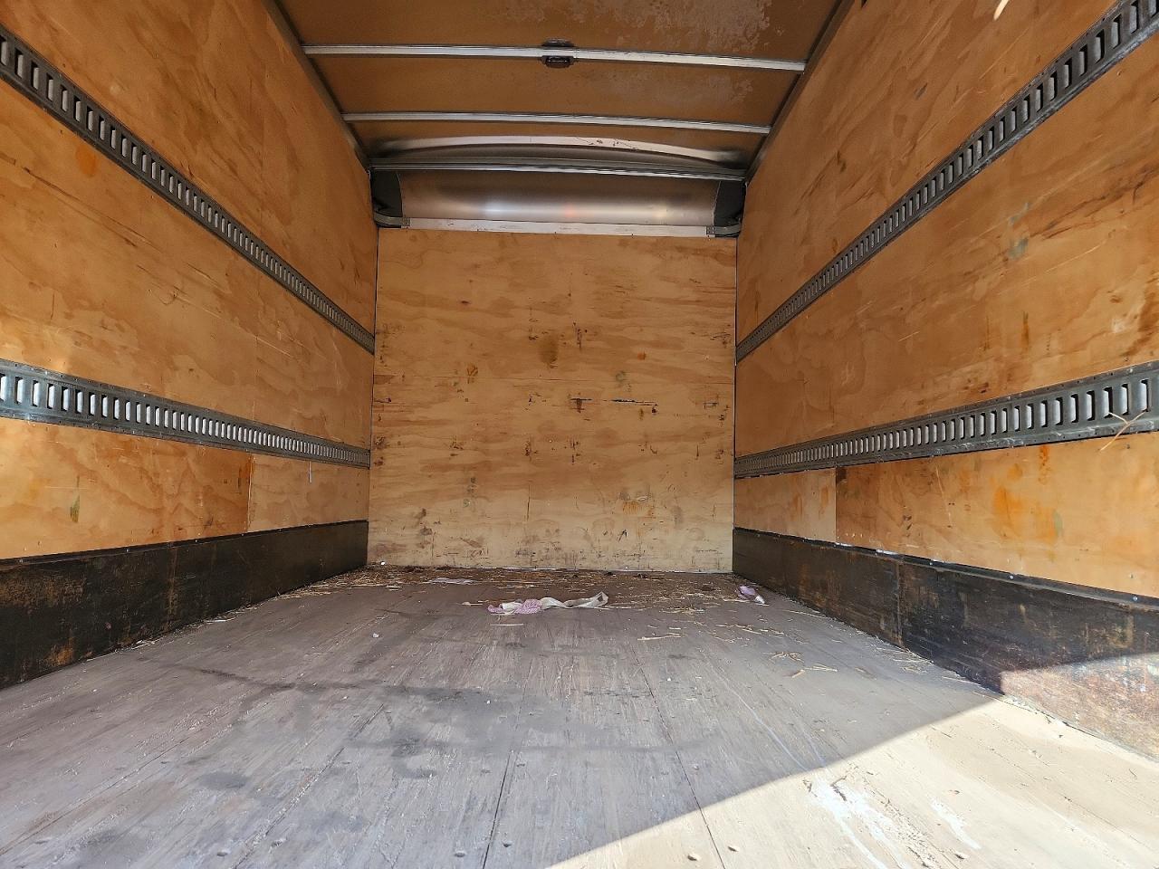 2019 Isuzu NPR HD BOX Truck