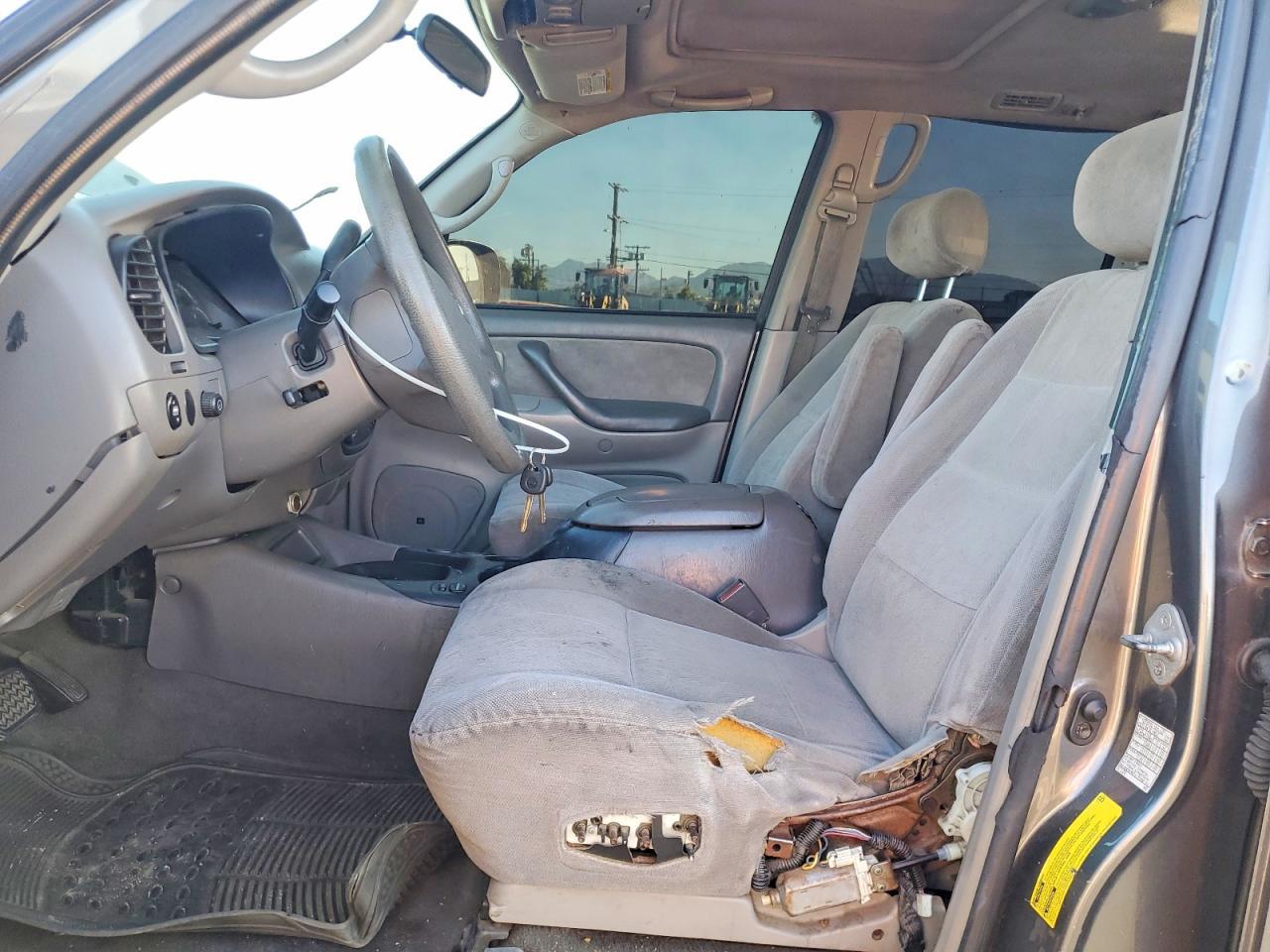 2003 Toyota Sequoia SR5