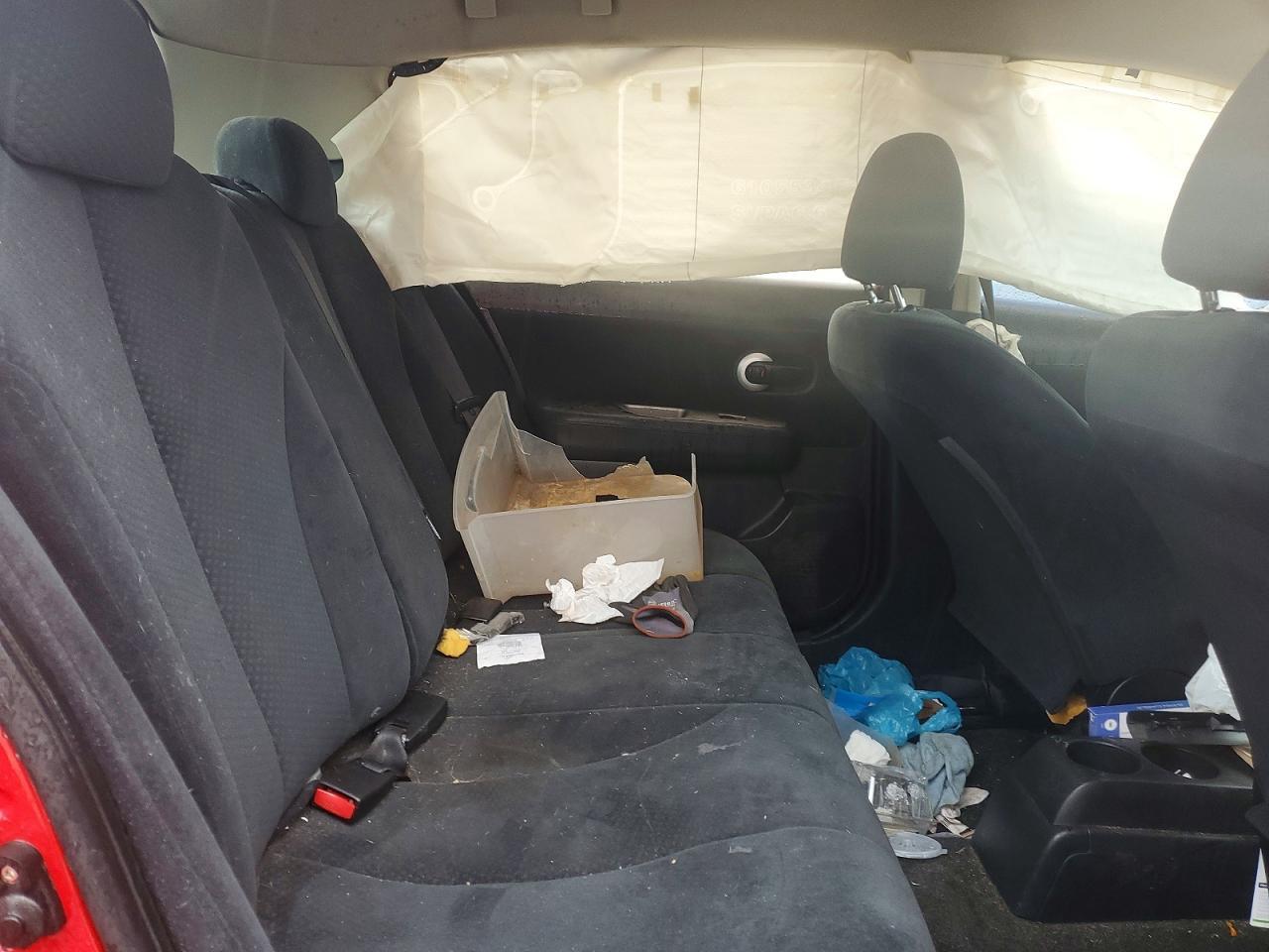 2010 Nissan Versa s
