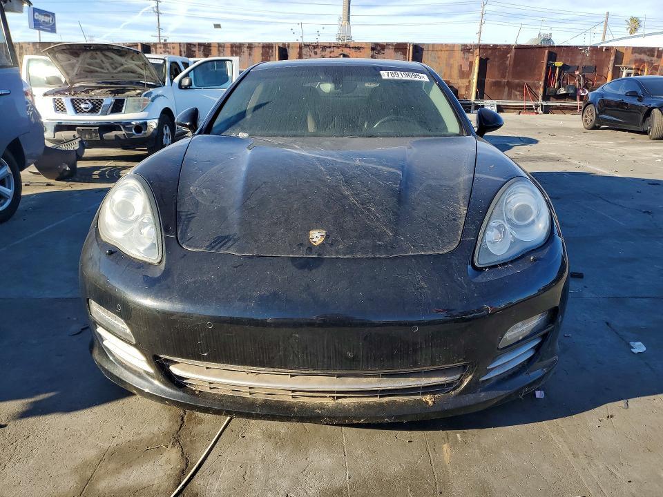 2013 Porsche Panamera 2