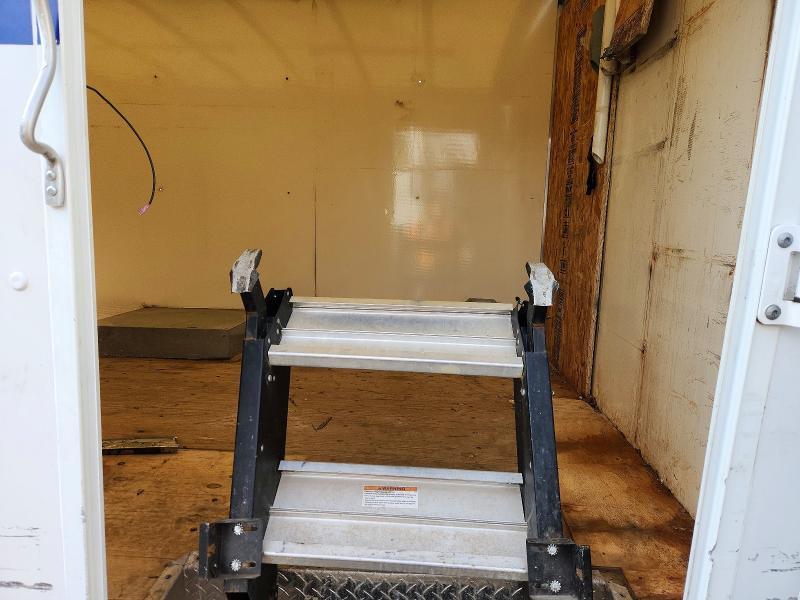 2018 Chevrolet Silverado BOX Truck