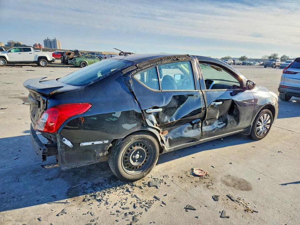 2015 Nissan Versa s