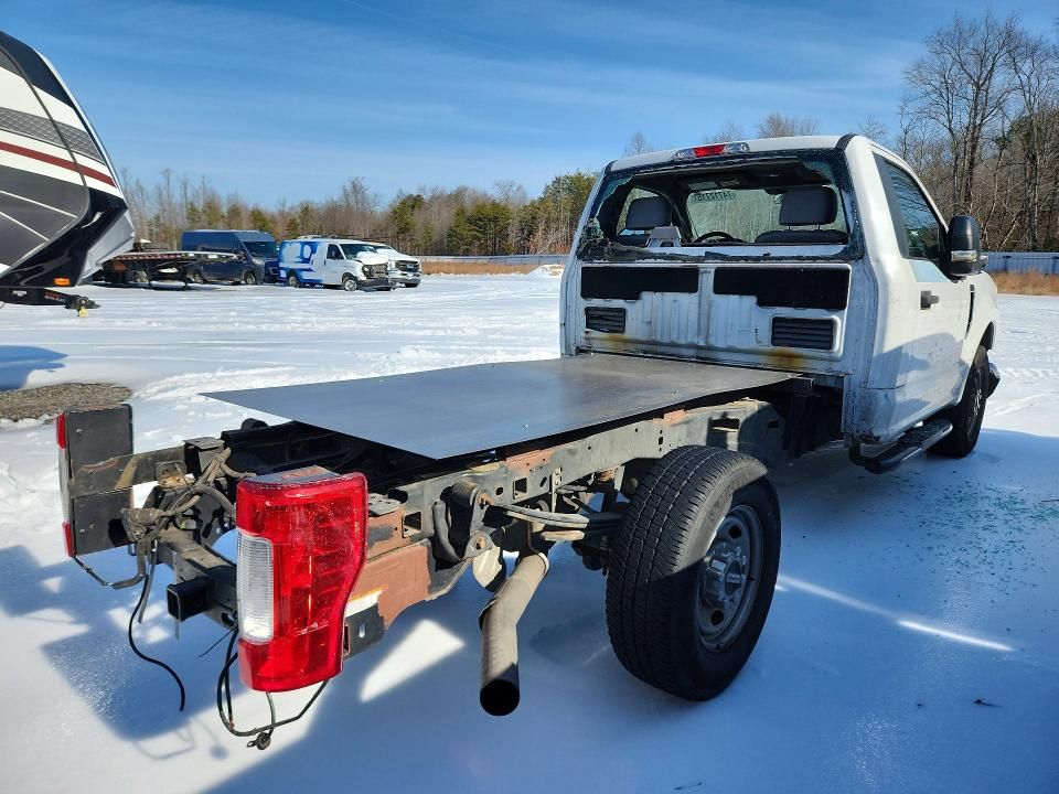 2017 Ford F250 Super Duty Truck Cab AND Chassis