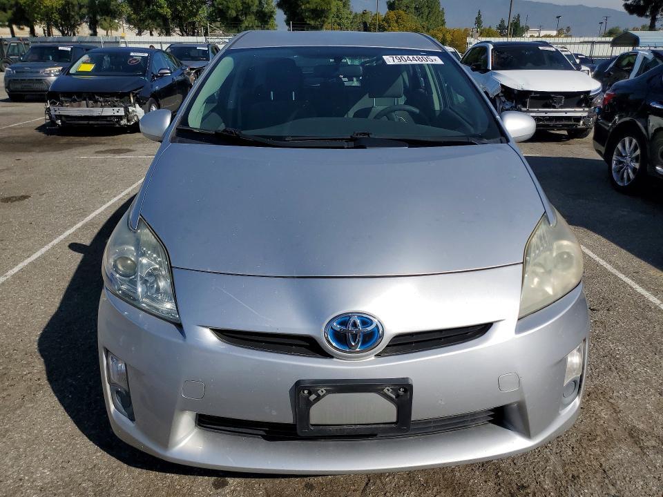 2010 Toyota Prius iii