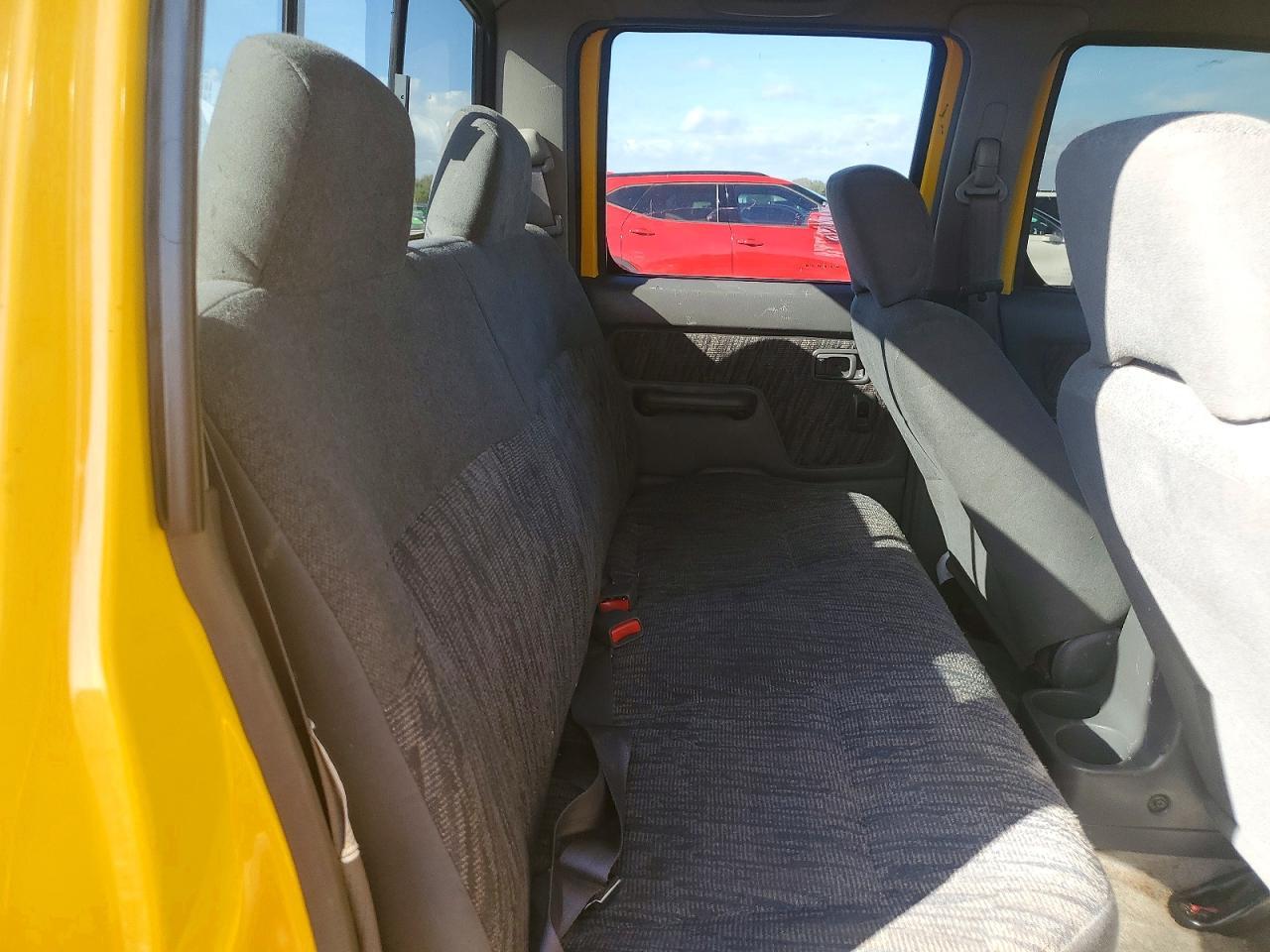 2000 Nissan Frontier XE