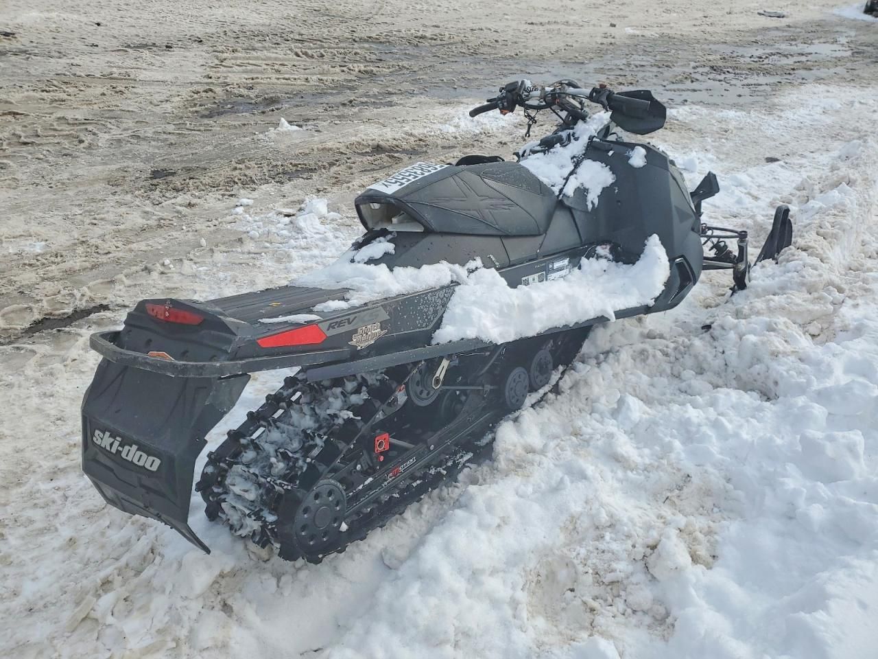 2016 Skidoo 2016 Skidoo Snowmobile