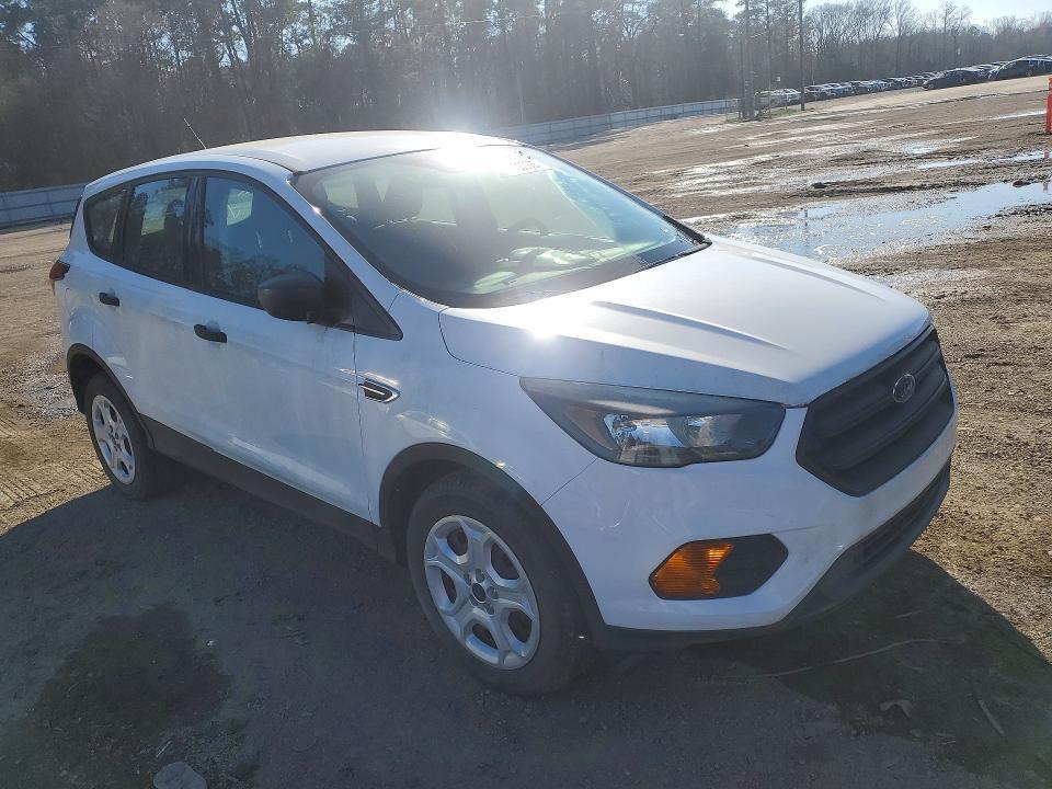 2019 Ford Escape s