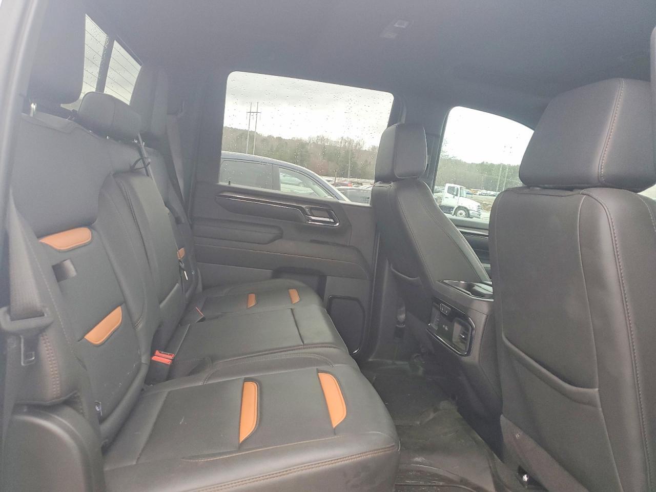 2024 GMC Sierra K2500 AT4