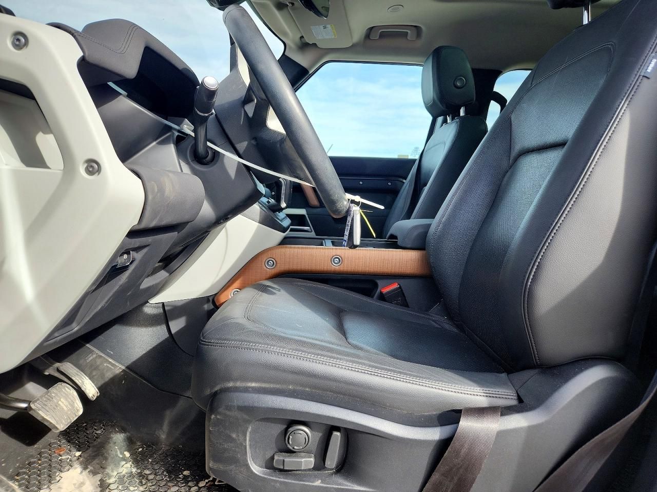 2023 Land Rover Defender 110 s