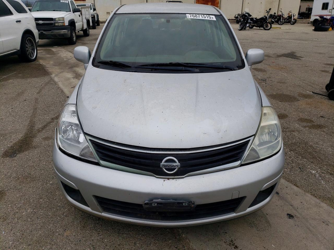 2011 Niss Versa 1.8 s