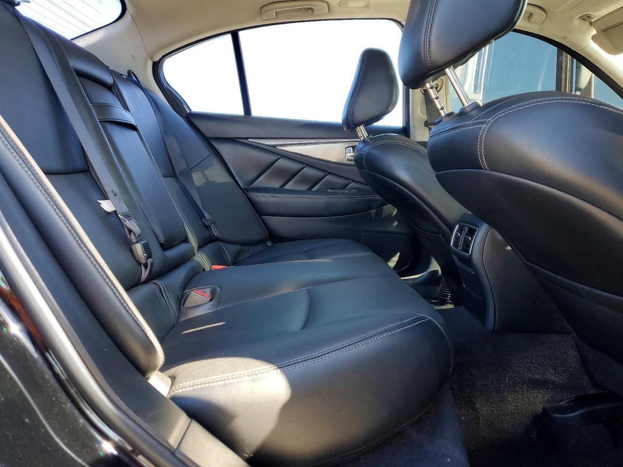 2015 Infiniti Q50 Base