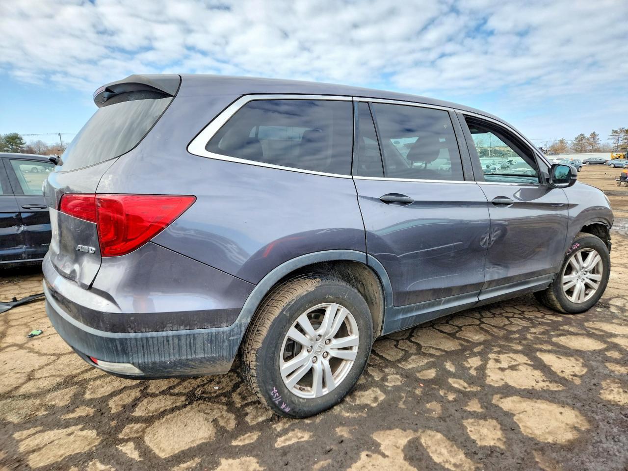 2017 Honda Pilot lx