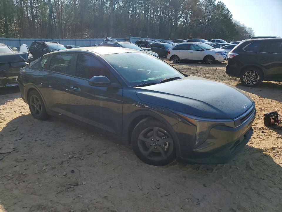 2025 KIA K4