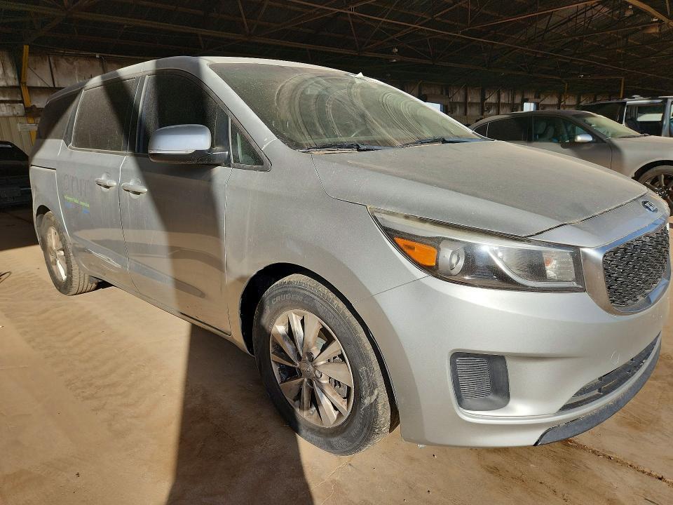 2017 KIA Sedona lx