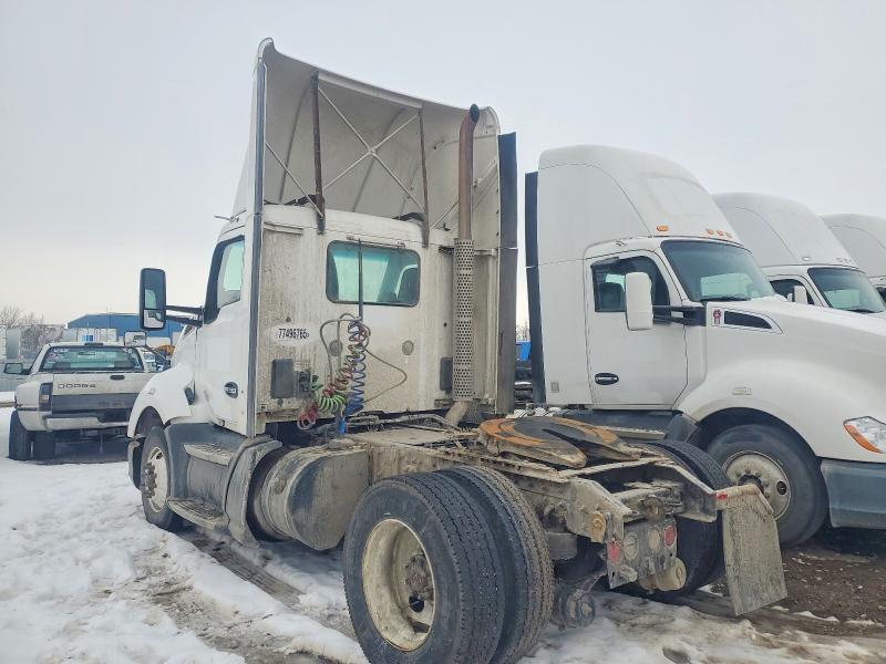 2016 Kenworth T680 Semi Truck