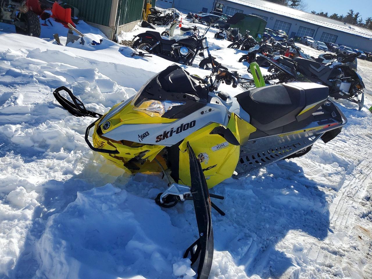 2015 Skidoo MXZ