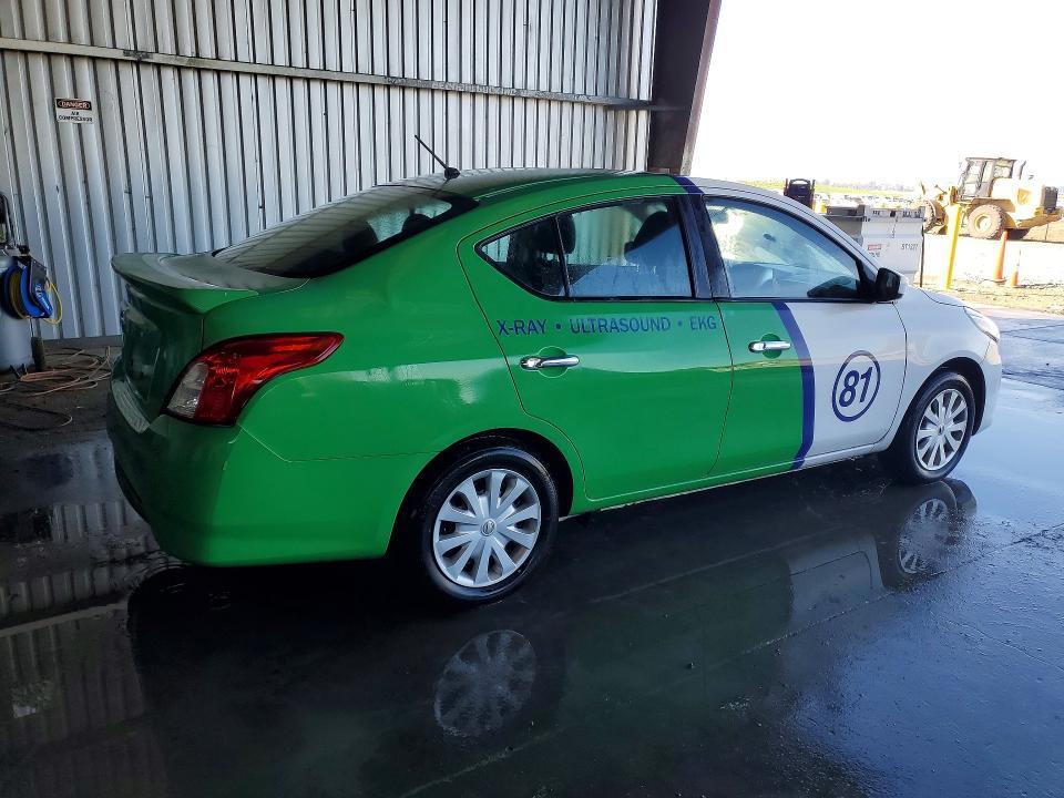 2018 Niss Versa s