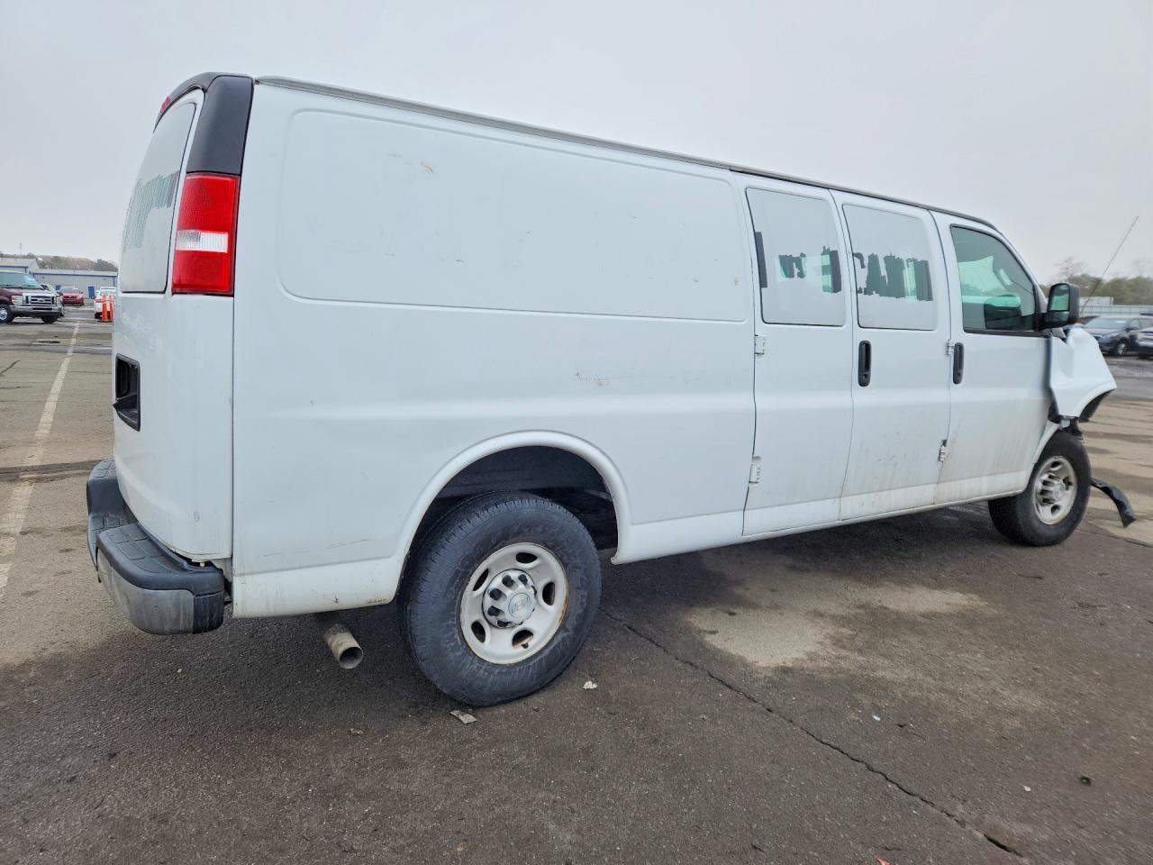 2020 Chevrolet Express G2500