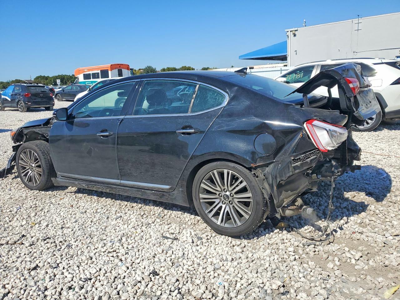 2015 KIA Cadenza Premium