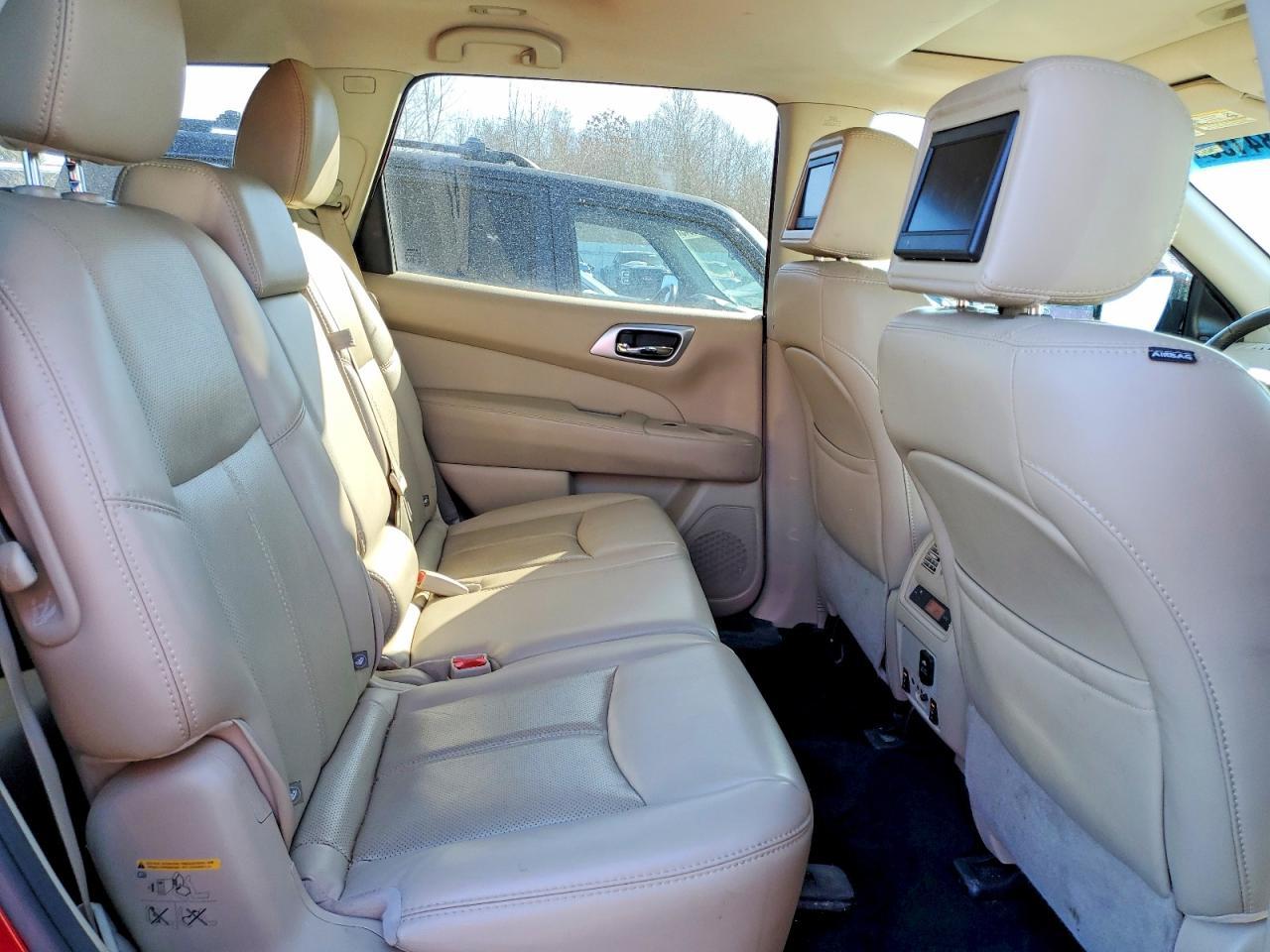 2016 Nissan Pathfinder s