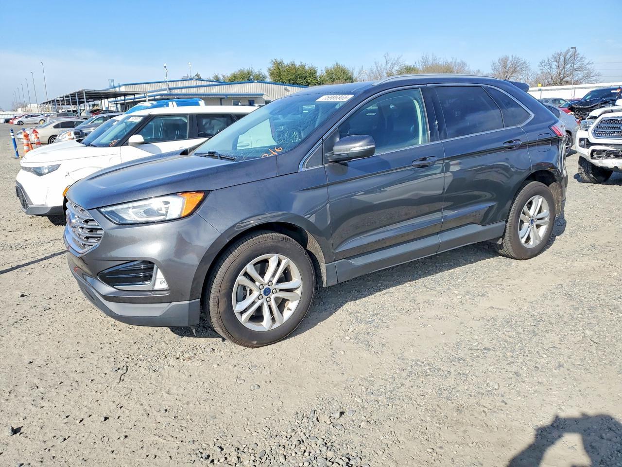 2019 Ford Edge sel