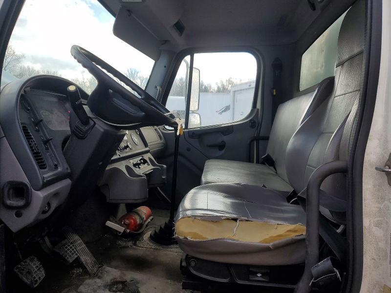 2019 Freightliner Business Class M2 BOX Truck