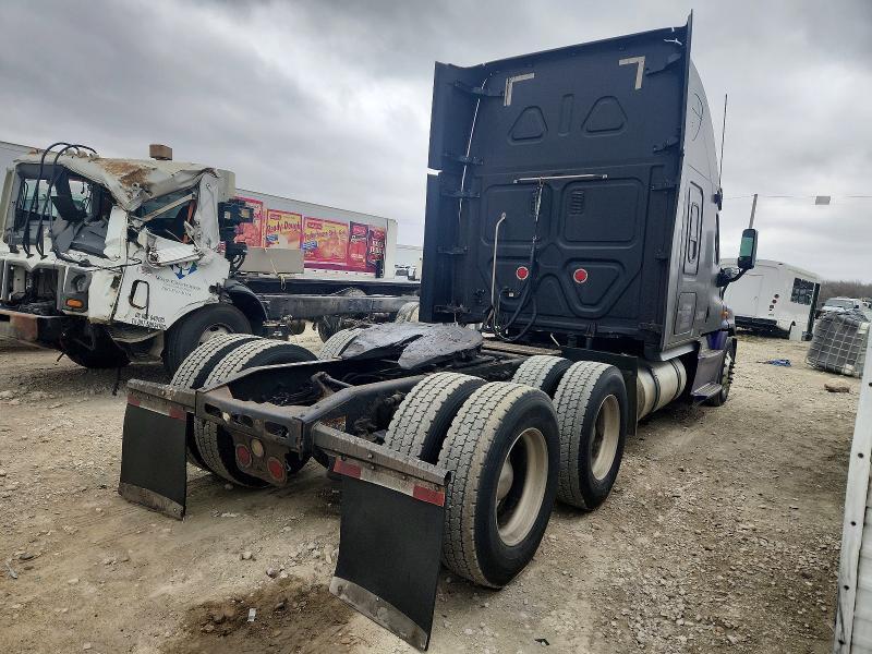 2013 Freigliner 2013 Freightliner Cascadia Semi Truck