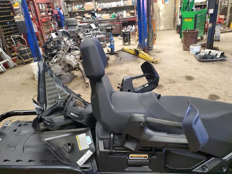 2020 Skidoo Expedition SE 900 A