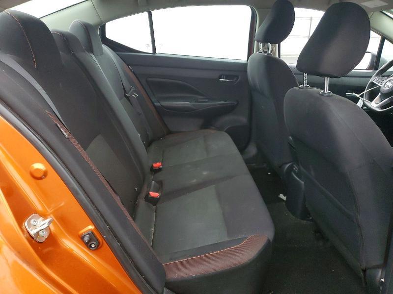 2022 Nissan Versa sr
