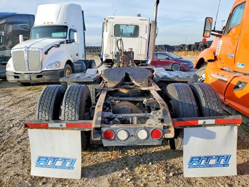 2014 Kenworth T800-Semi Truck