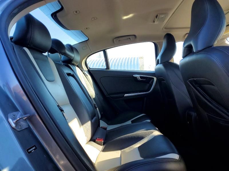 2016 Volvo S60 Cross Country T5