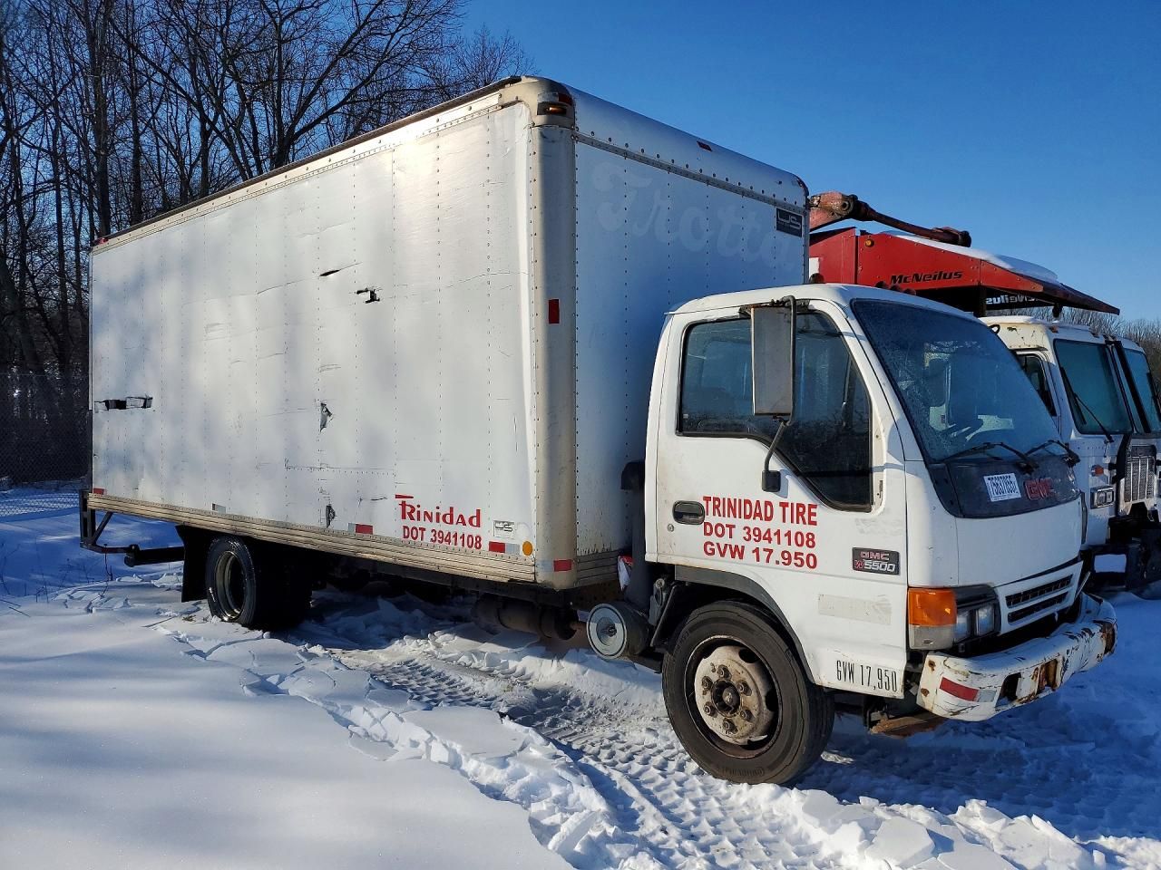 2002 GMC W5 BOX Truck