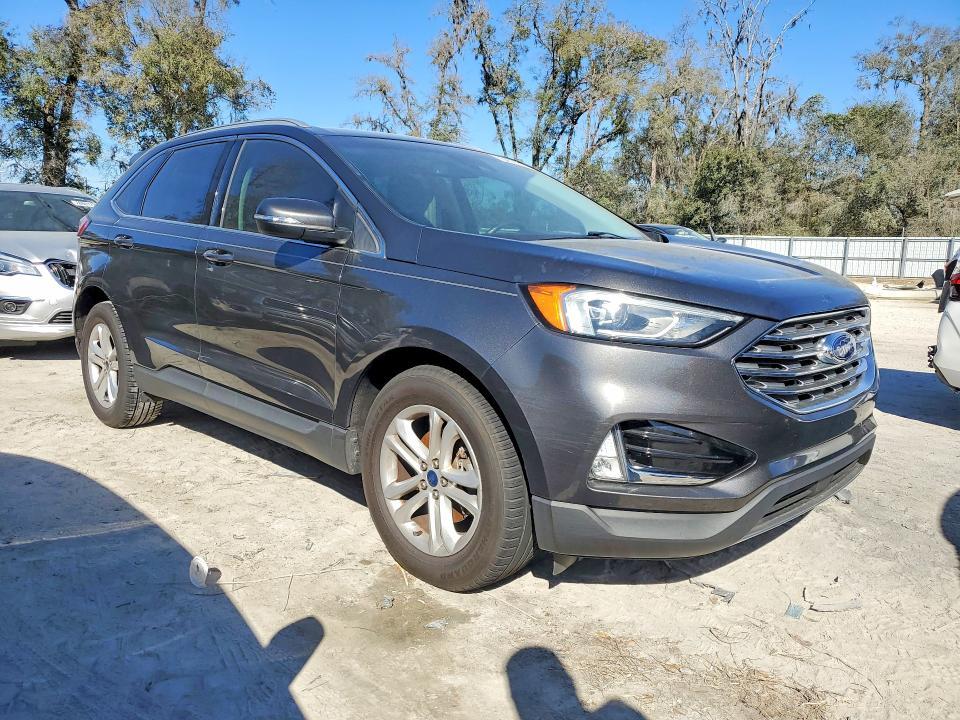 2019 Ford Edge sel
