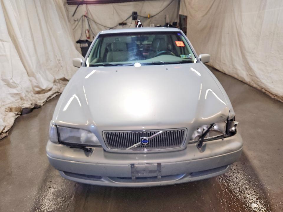2000 Volvo S70 Base