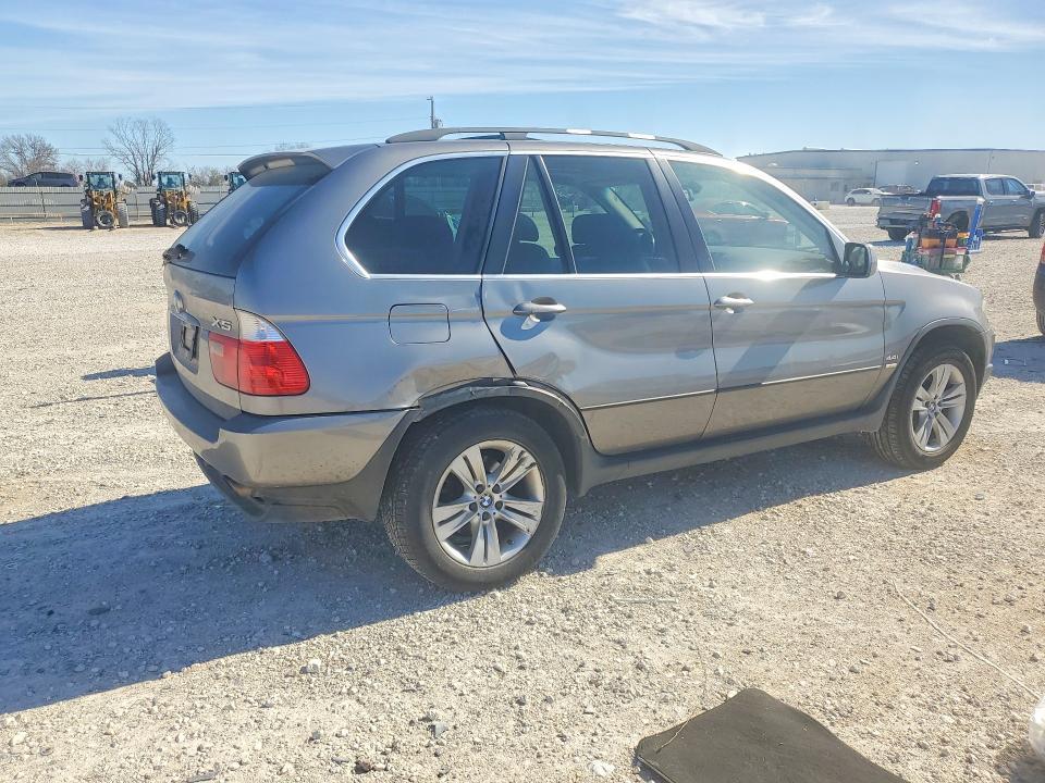 2005 BMW X5 4.4i