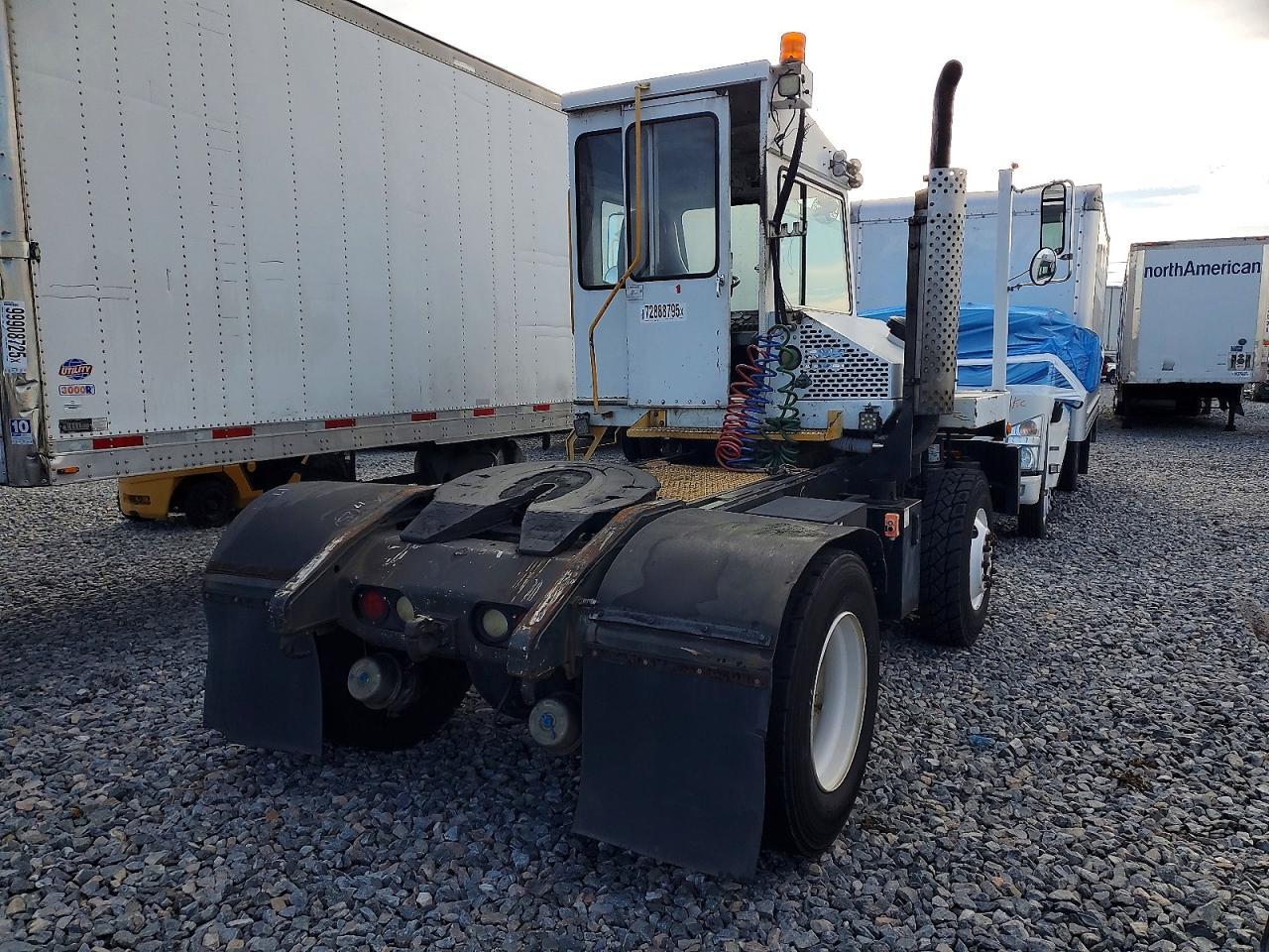 2011 Capacity TJ5000 Yard Truck