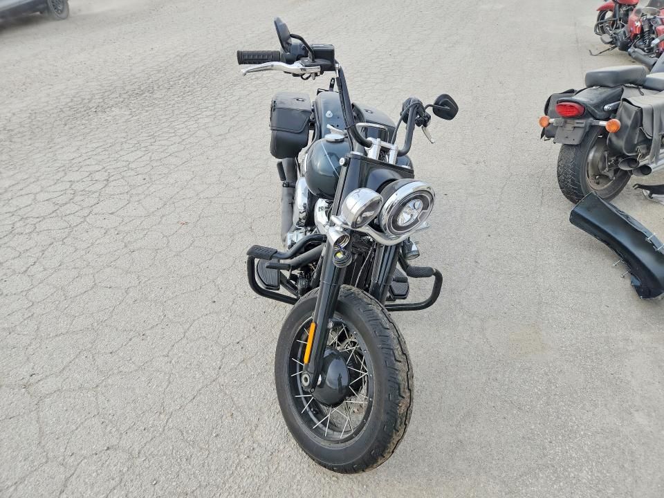 2025 Harley-Davidson Flhc