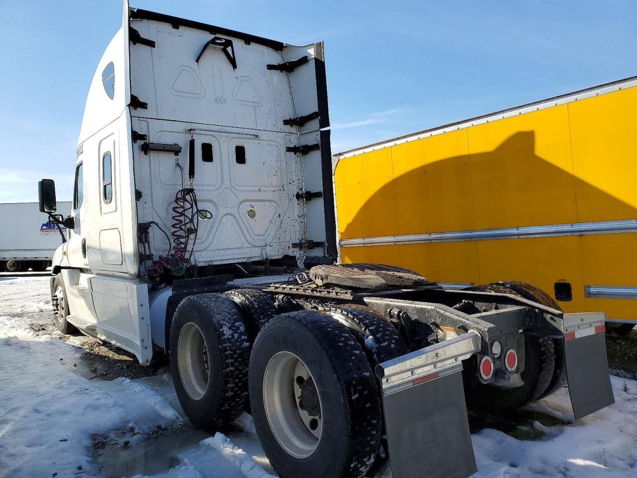2016 Freightliner Cascadia 125