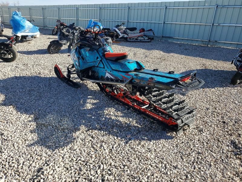 2022 Skidoo Summit 850 X 165