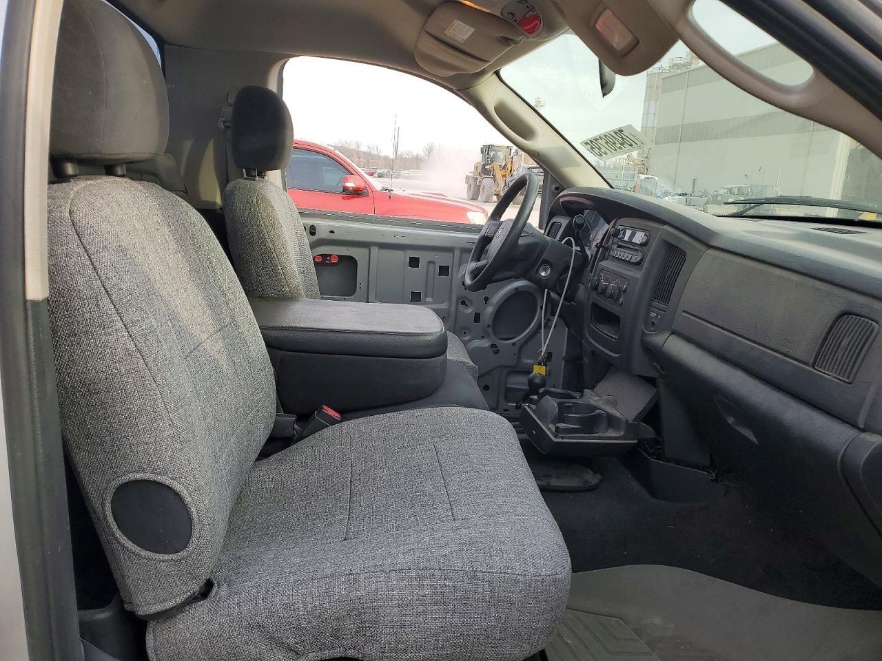2005 Dodge RAM 1500 ST