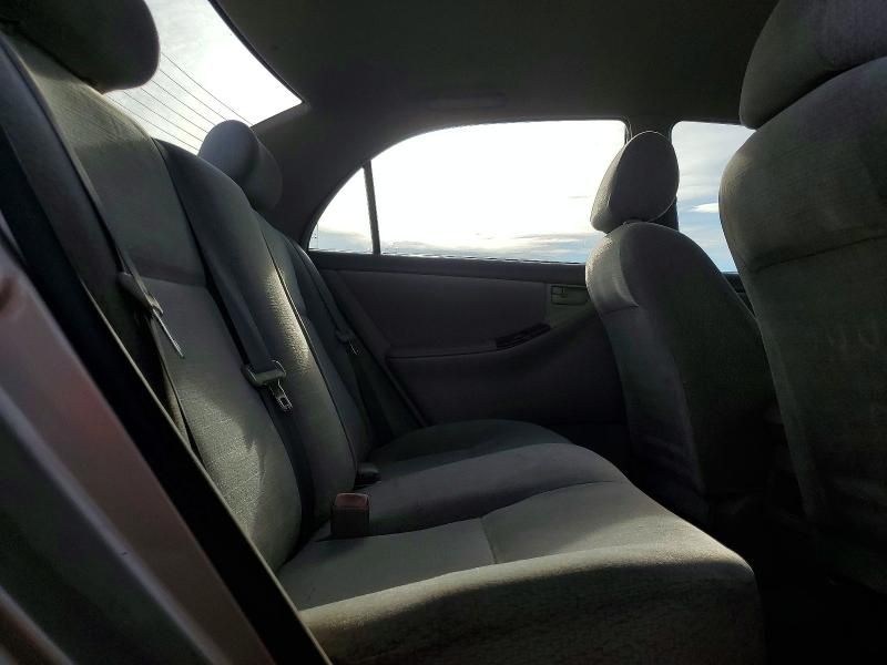 2004 Toyota Corolla le