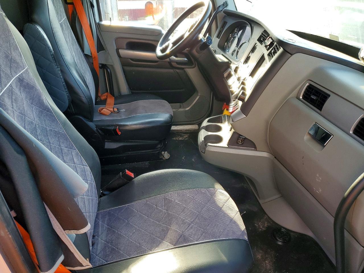2020 Kenworth Construction T680