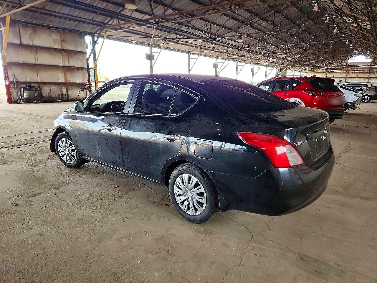 2012 Niss Versa 1.6 s