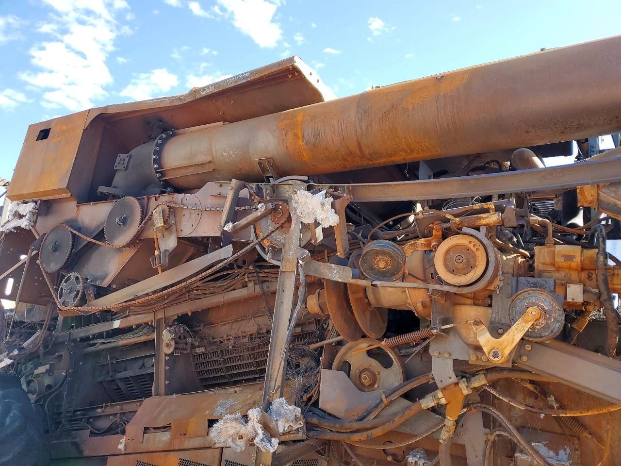 2012 John Deere S670 Combine