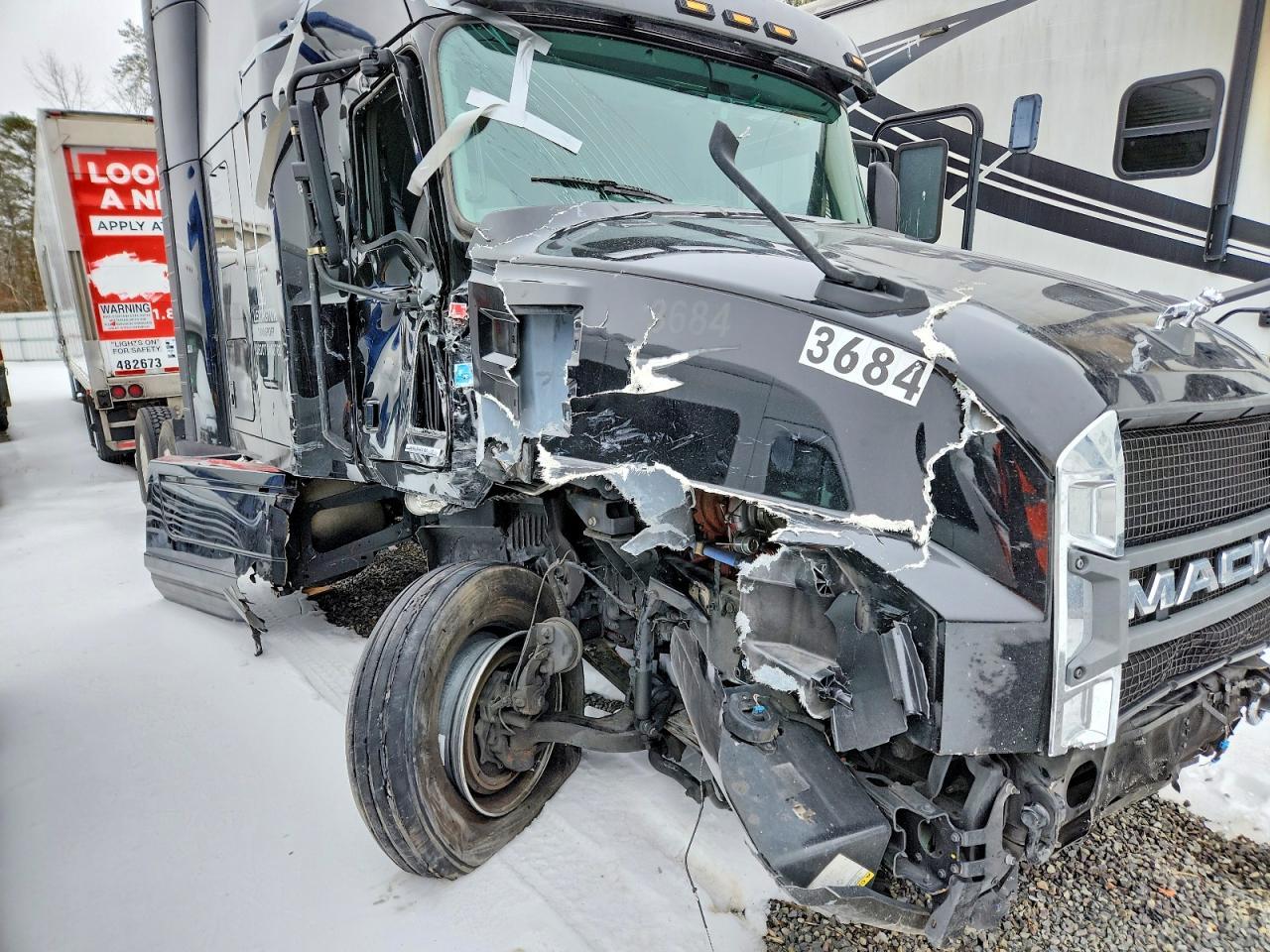 2025 Mack Anthem Semi Truck