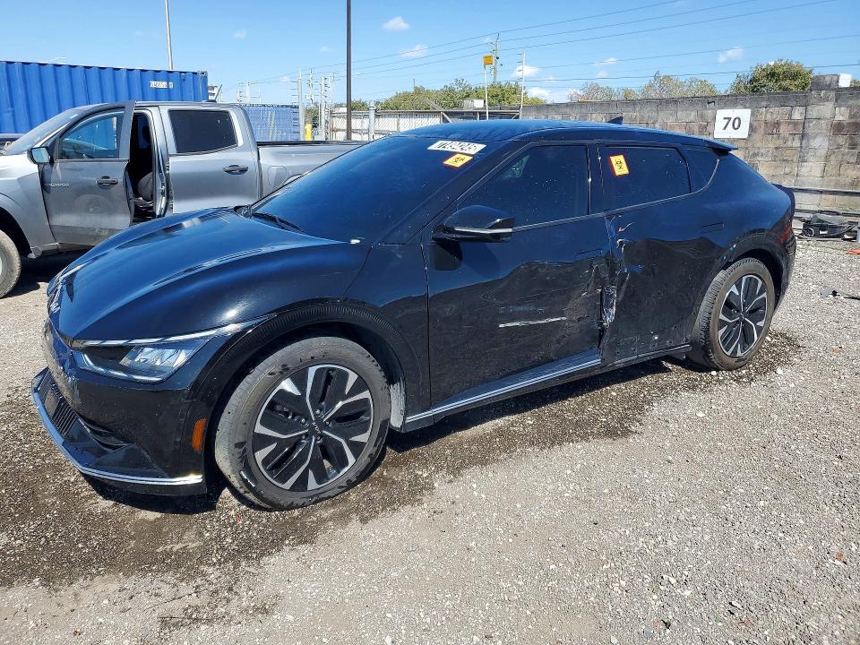 2023 KIA EV6 Wind